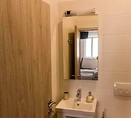 Rirooms Hotel *